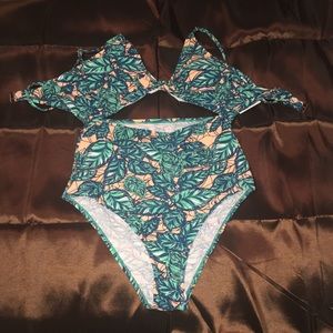 SWIM SUIT, ONE PIECE. NEW! Beautiful! Sz.